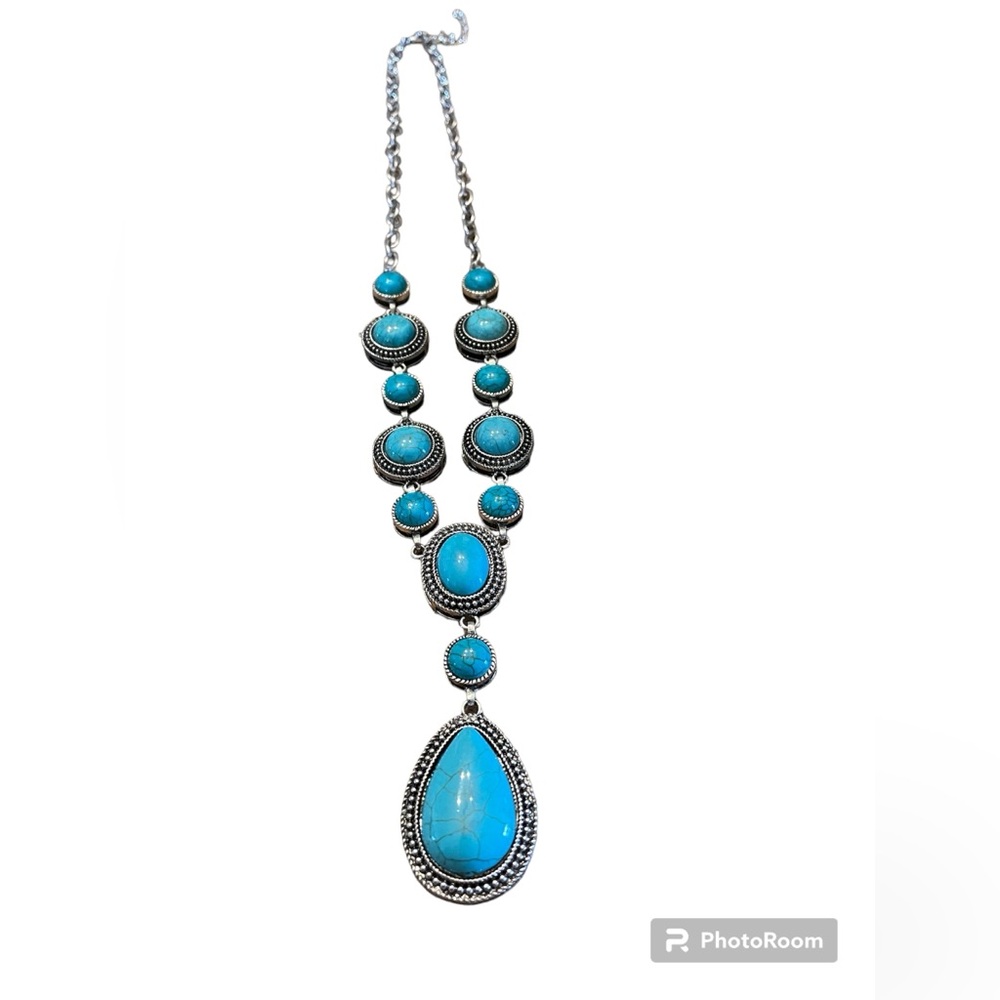 Elegant Silver and Blue Statement Necklace